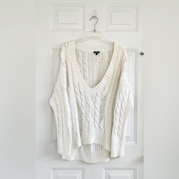 Express Distressed V-neck Asymmetrical high-low Sweater Size M - Picture 11 of 11